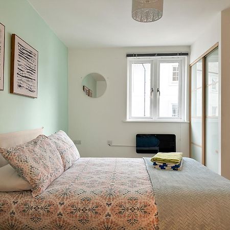 Luxury 2 Bedroom City Centre Apartment - Secure Parking - Amazing Location! Кентербері Екстер'єр фото