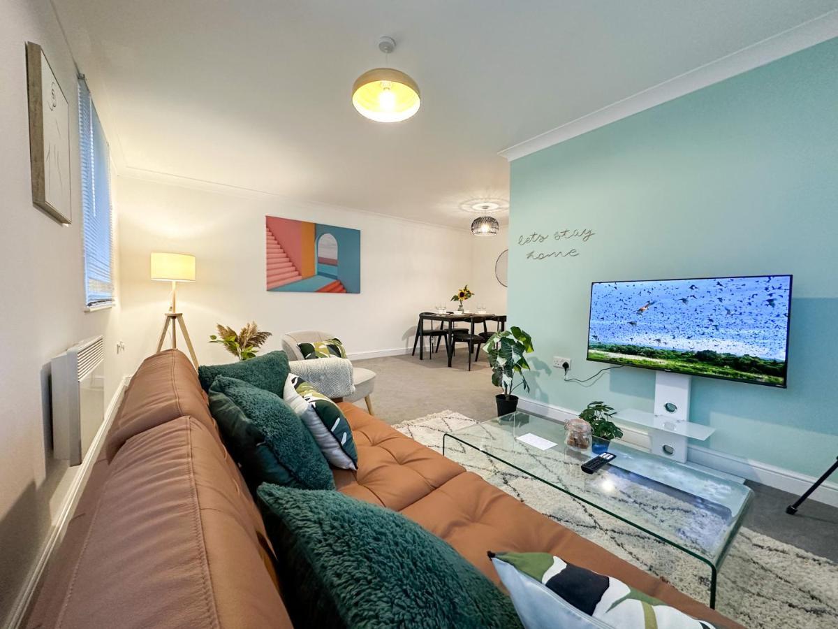 Luxury 2 Bedroom City Centre Apartment - Secure Parking - Amazing Location! Кентербері Екстер'єр фото