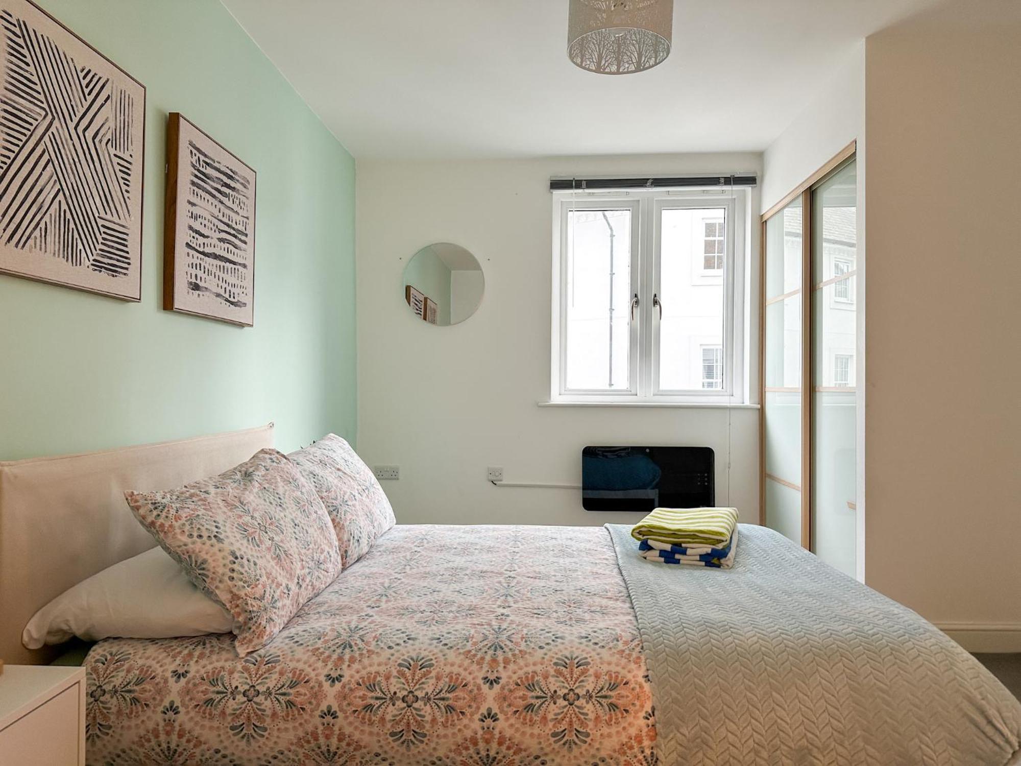 Luxury 2 Bedroom City Centre Apartment - Secure Parking - Amazing Location! Кентербері Екстер'єр фото
